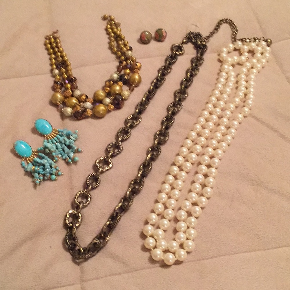 Costume jewelry lot